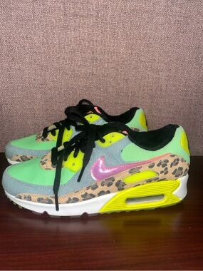 Nike Air Max 90 LX 'Illusion Green' CW3499-300 Women’s size 7.5